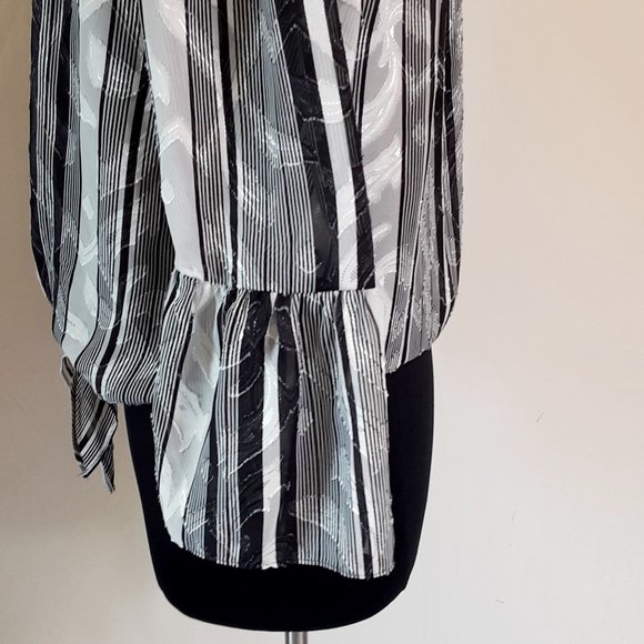 Roz & Ali Off The Shoulder Blouse - Picture 9 of 12